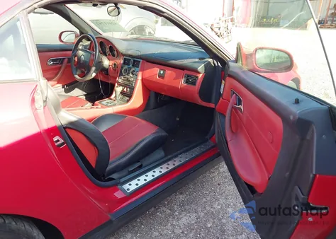 1998 Mercedes-Benz Slk 230 Kompressor z USA, uszkodzony, nr VIN WDBKK47F7WF058115